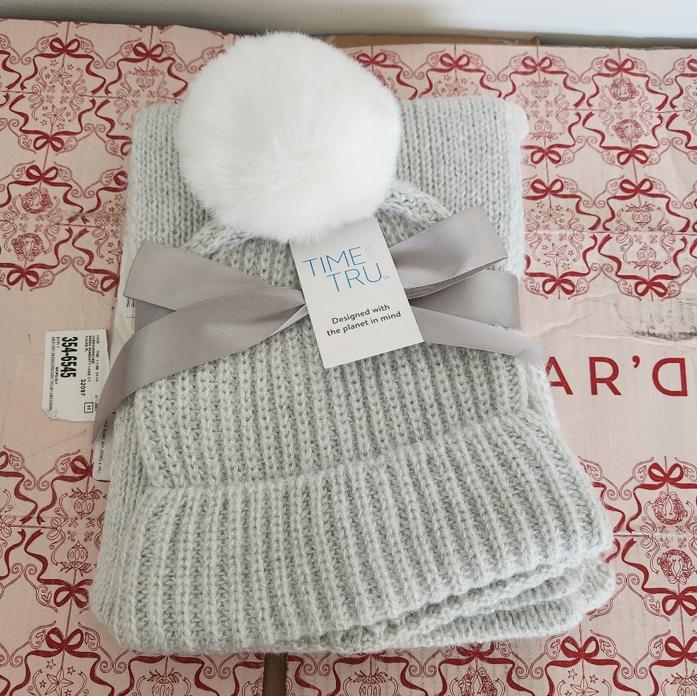 Time and Tru Winter Accessories Set